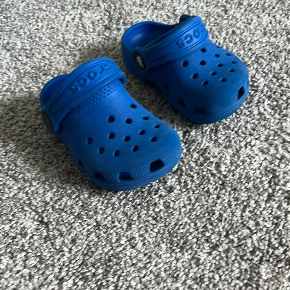 Crocs Solid Blue Unisex Toddler Size C5